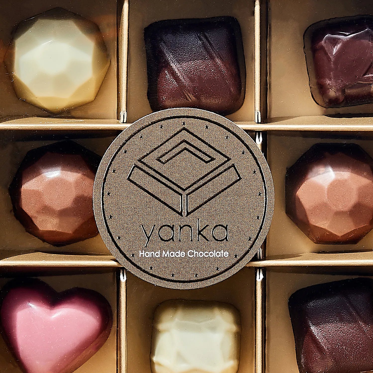 24 פרלינים בעבודת יד