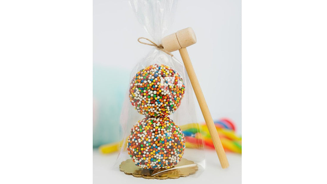 זוג כדורי הפתעה עם פטיש לשבירה- חדש ***חדש***חדש***!!!